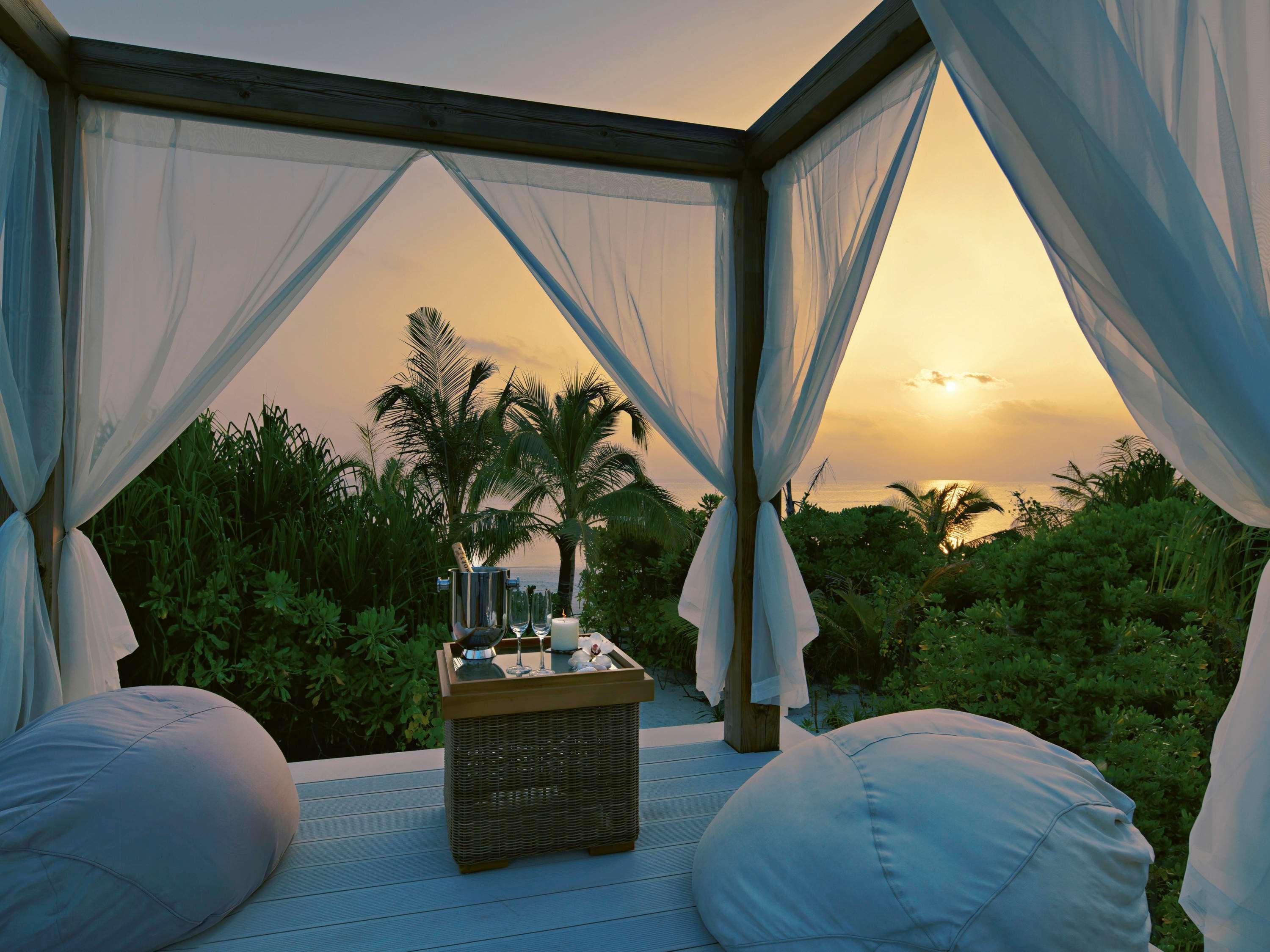 Beach Pool, Sunset, Villa