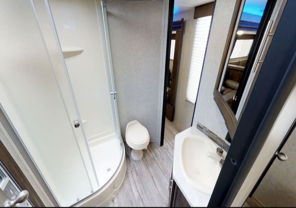 Grand Canyon RV Glamping 23/81