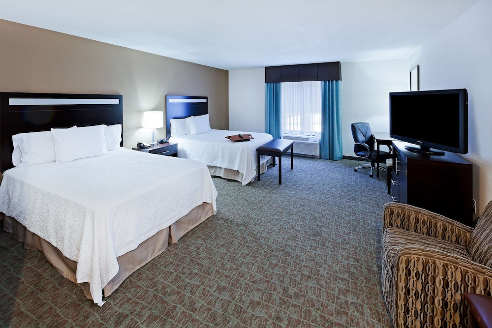 Hampton Inn & Suites Liberal 10/36