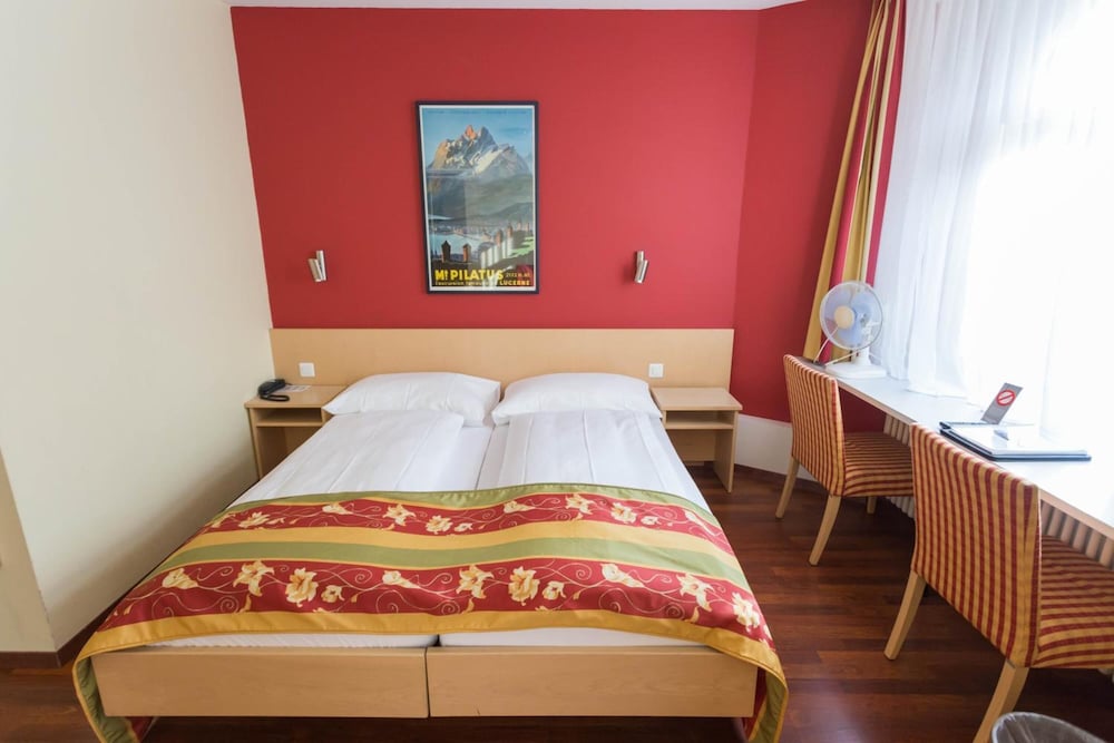 De La Paix Hotel 19/43