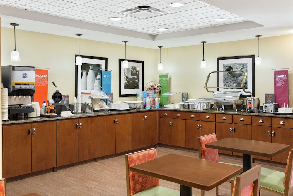 Hampton Inn Columbus North 7/37