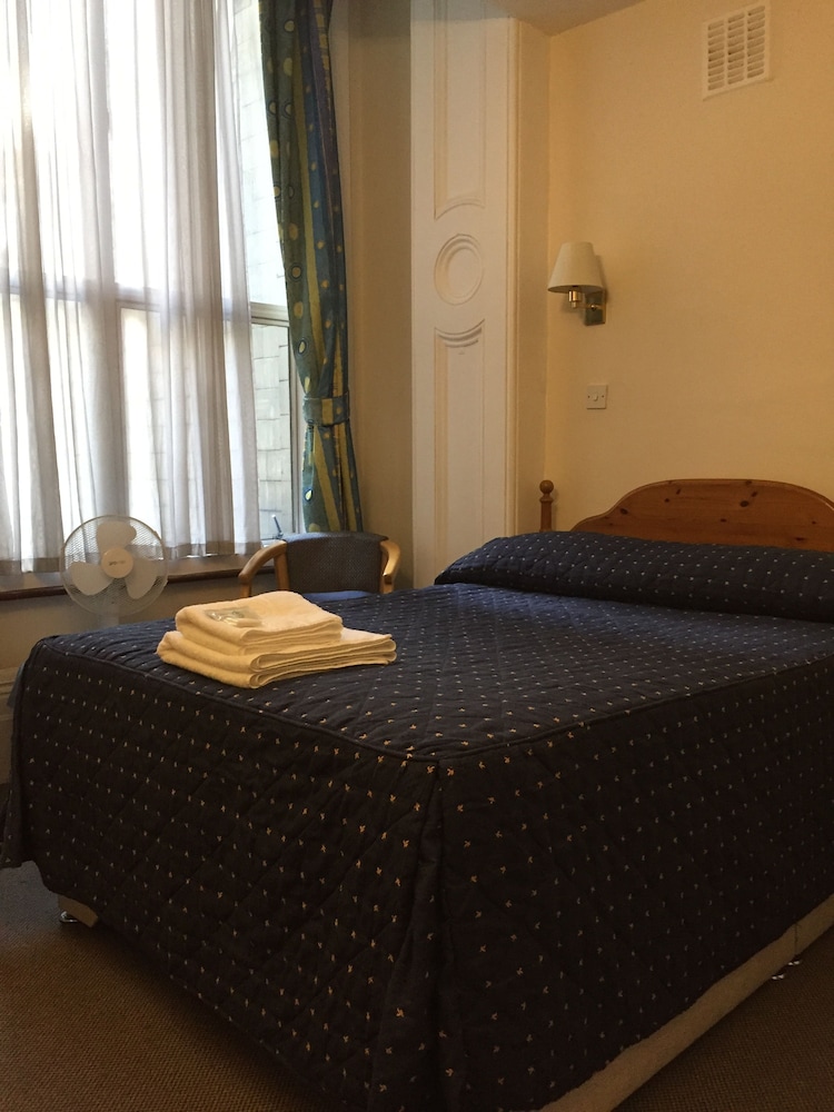 Brompton Hotel 31/60
