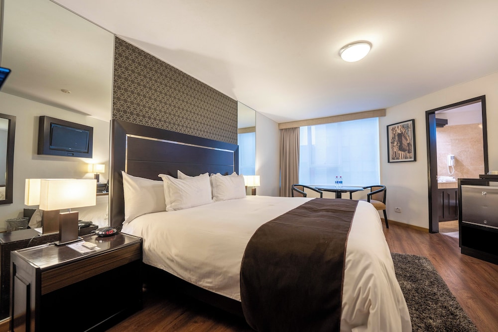 غرفة بسرير كينج، Hotel Jose Antonio Executive 4/9