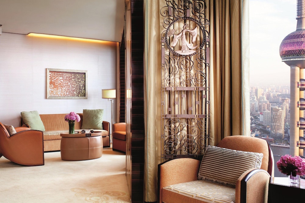 The Ritz Carlton Shanghai Pudong 38/68