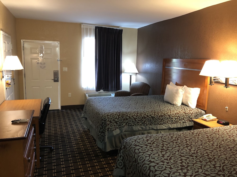 Days Inn By Wyndham Columbus 28/54
