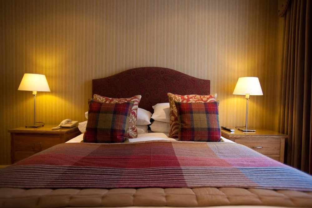 Burts Hotel 12/41