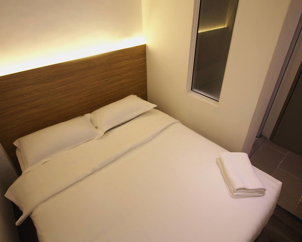 STANDARD, DOUBLE BED