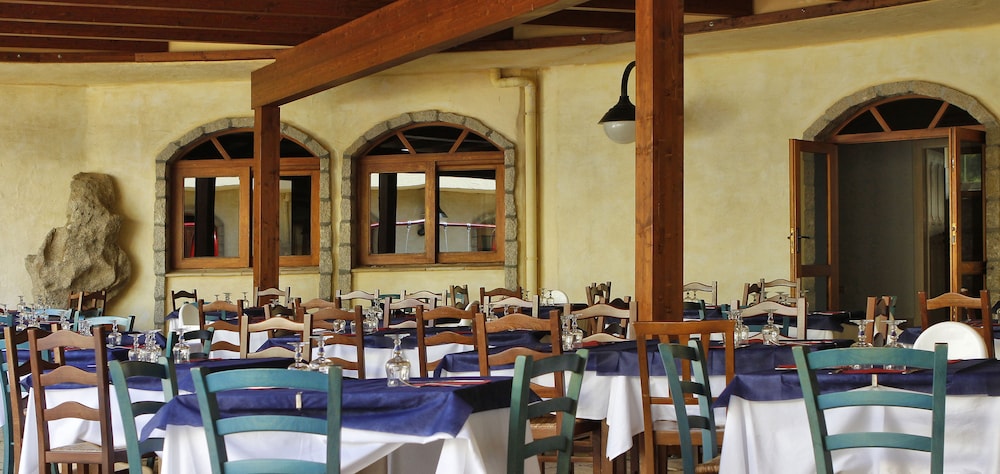 Club Esse Posada Beach Resort 10/35