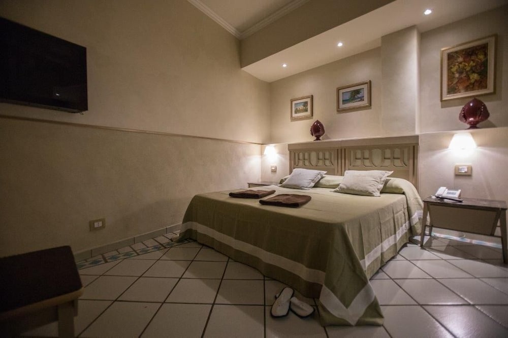 Hotel Hermitage 24/50