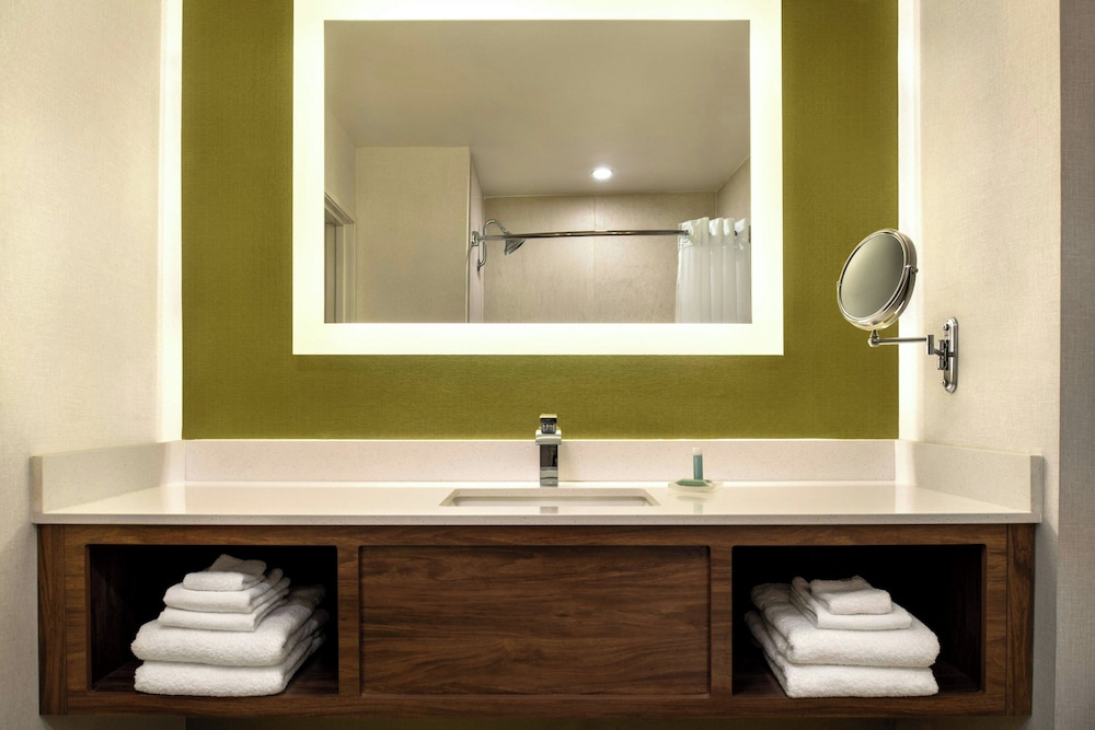 Holiday Inn Express Suites Rancho Cucamonga 57/57