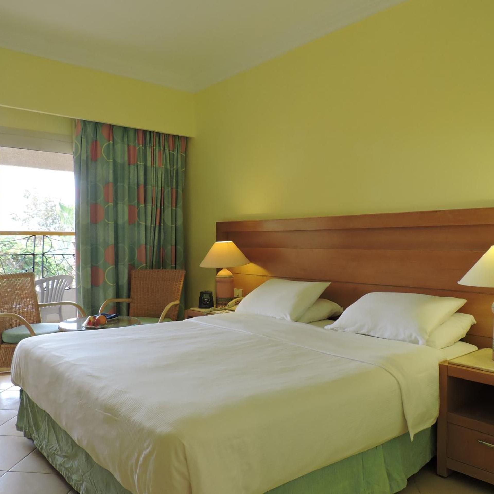 Standard, Double Bed, Pool and Sea View