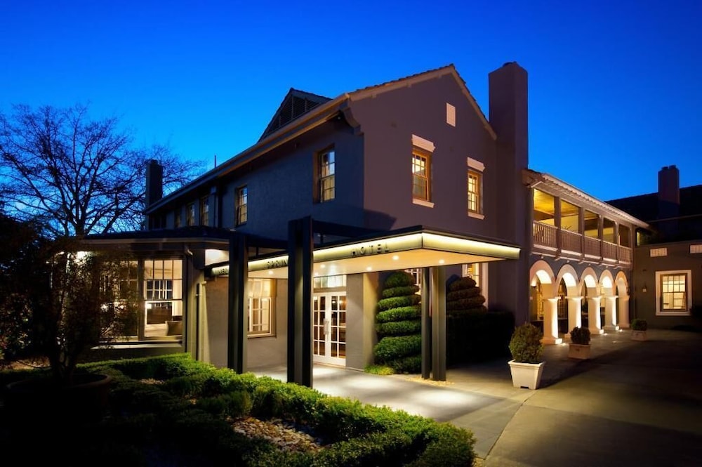 Mineral Springs Hotel 3/50