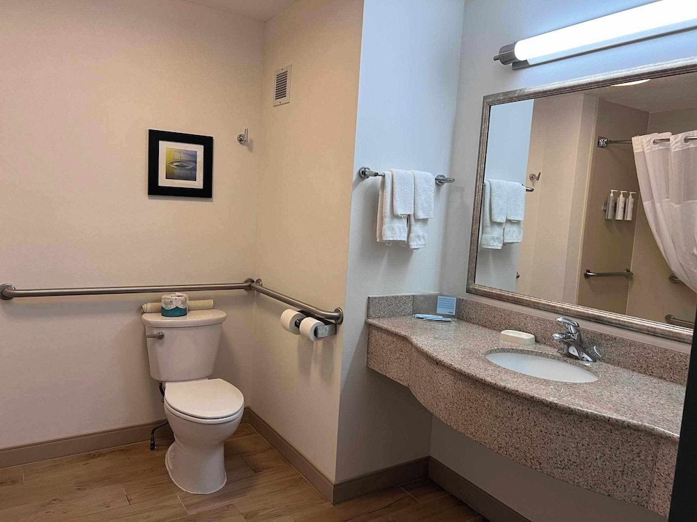 Summit Suites 28/34