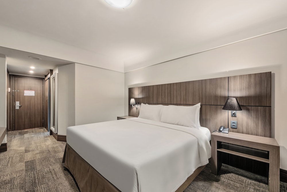 DELUXE, DOUBLE BED