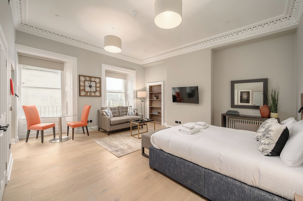 Deluxe, Studio, King Bed