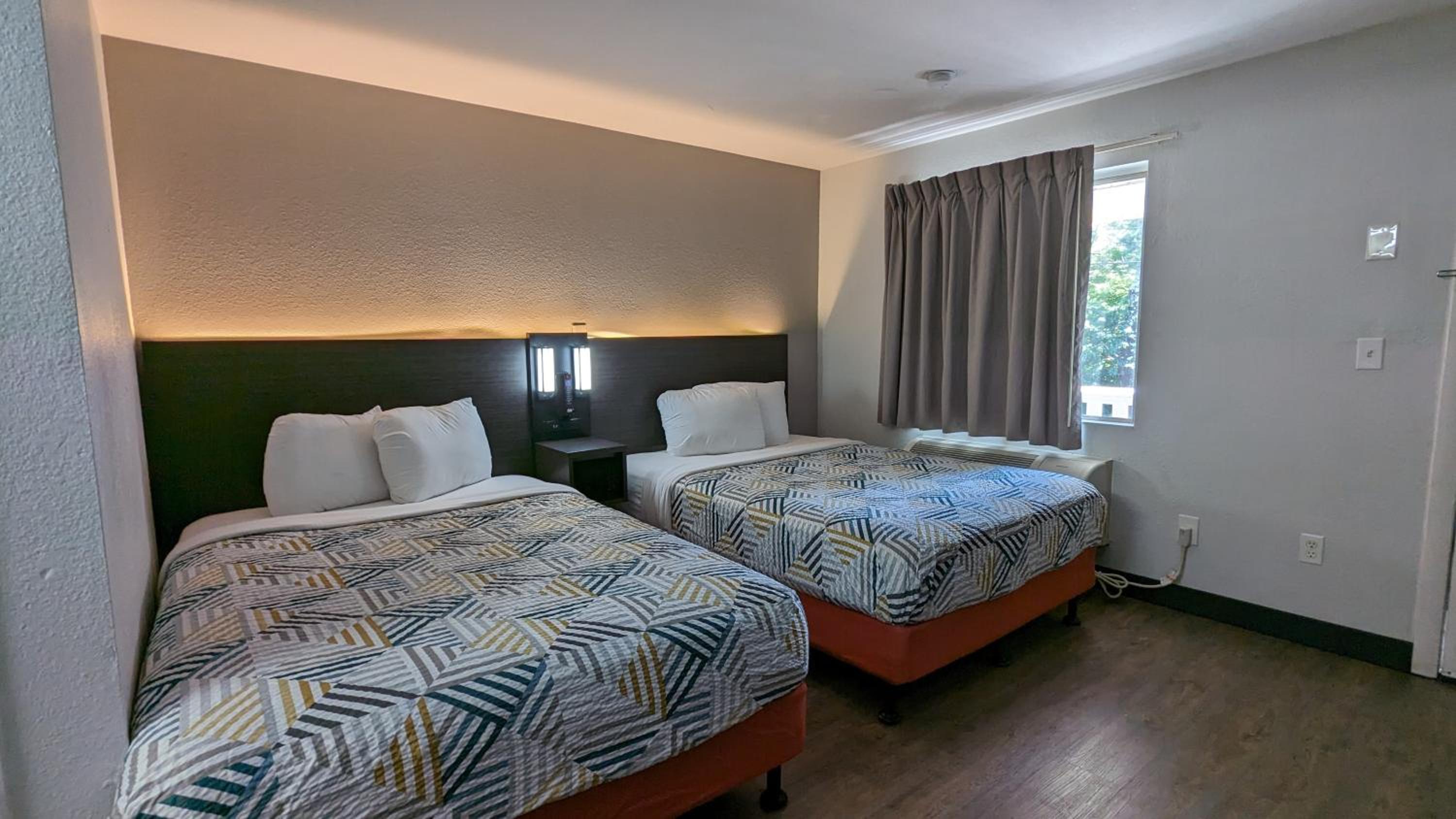 1 Full Bed - ADA/RI Shower
