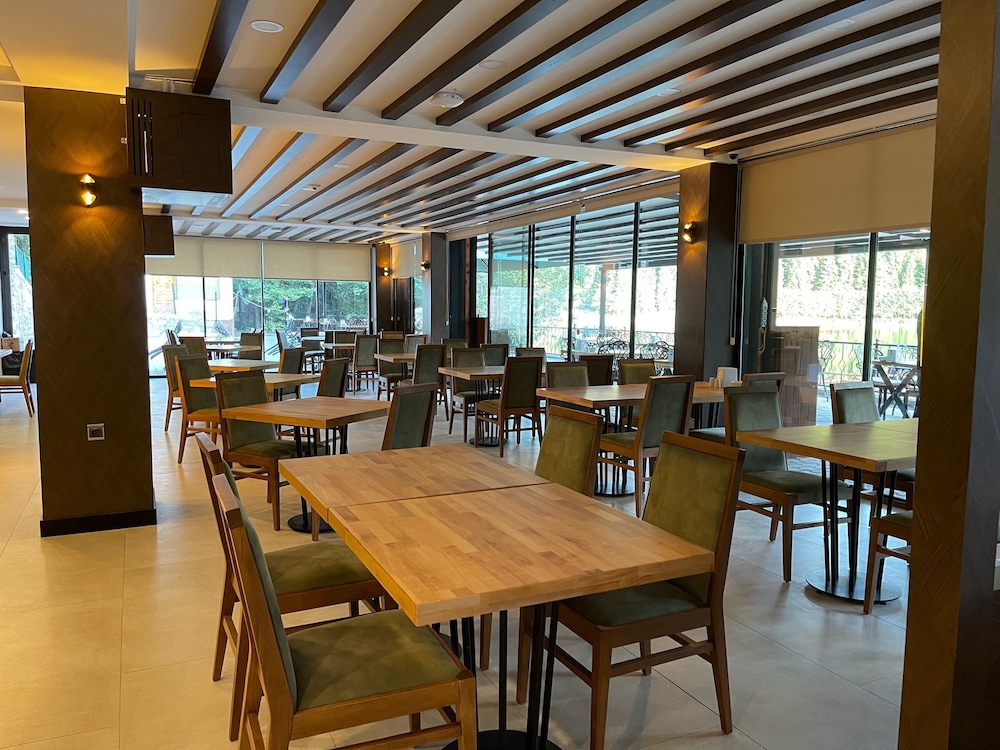 Savsat Karagol Hotel 6/16