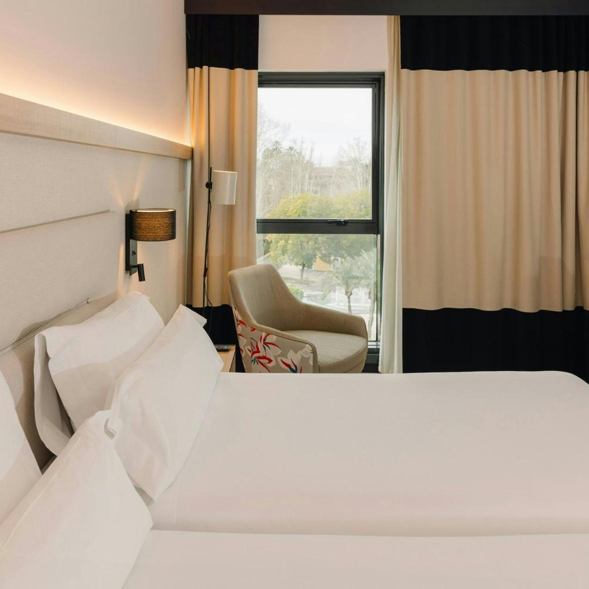 Room, Double or Twin Bed