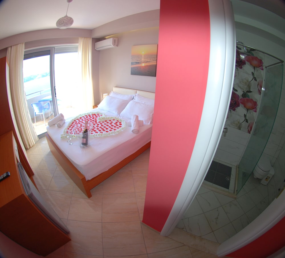 Divers Hotel 18/43