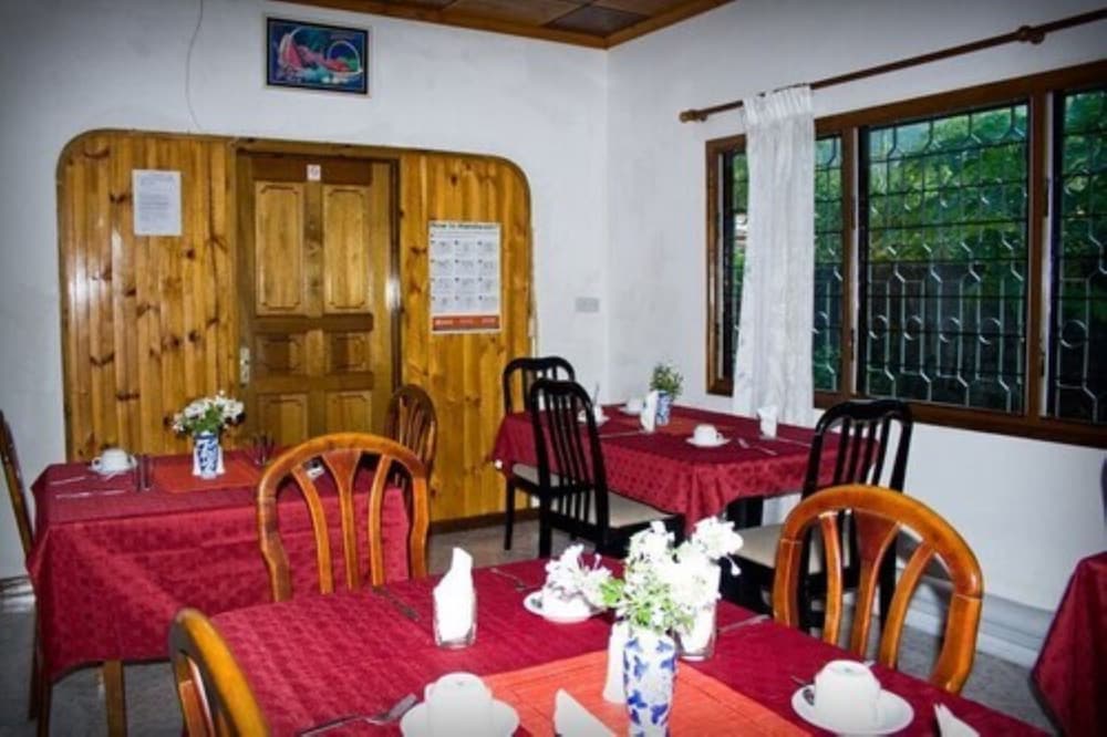 Villa De Roses 16/20