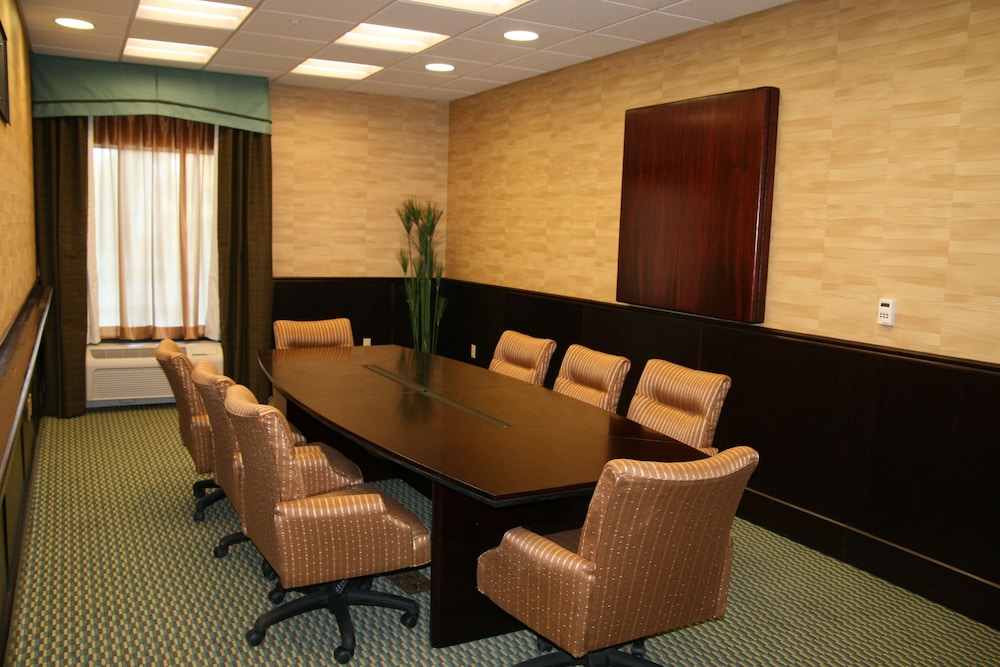 Hampton Inn Suites Austin Lakeway 54/69