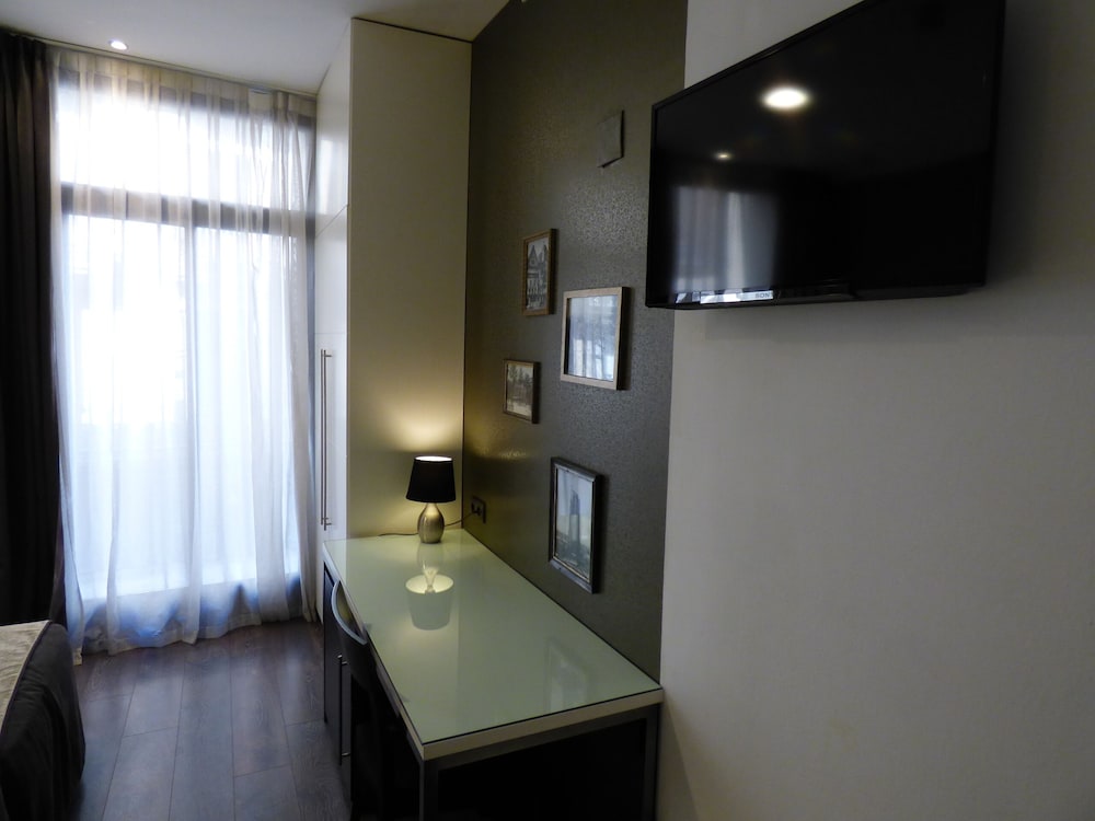 Hotel Moderno BCN 70/70