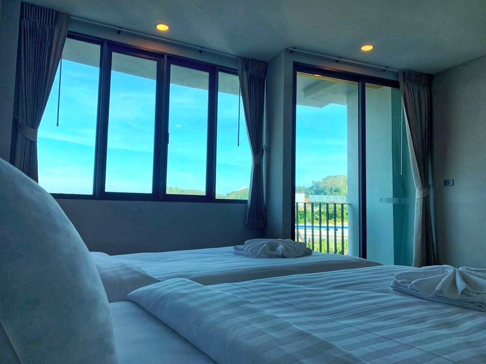 Atom Phuket Hotel -SHA Plus 23/50