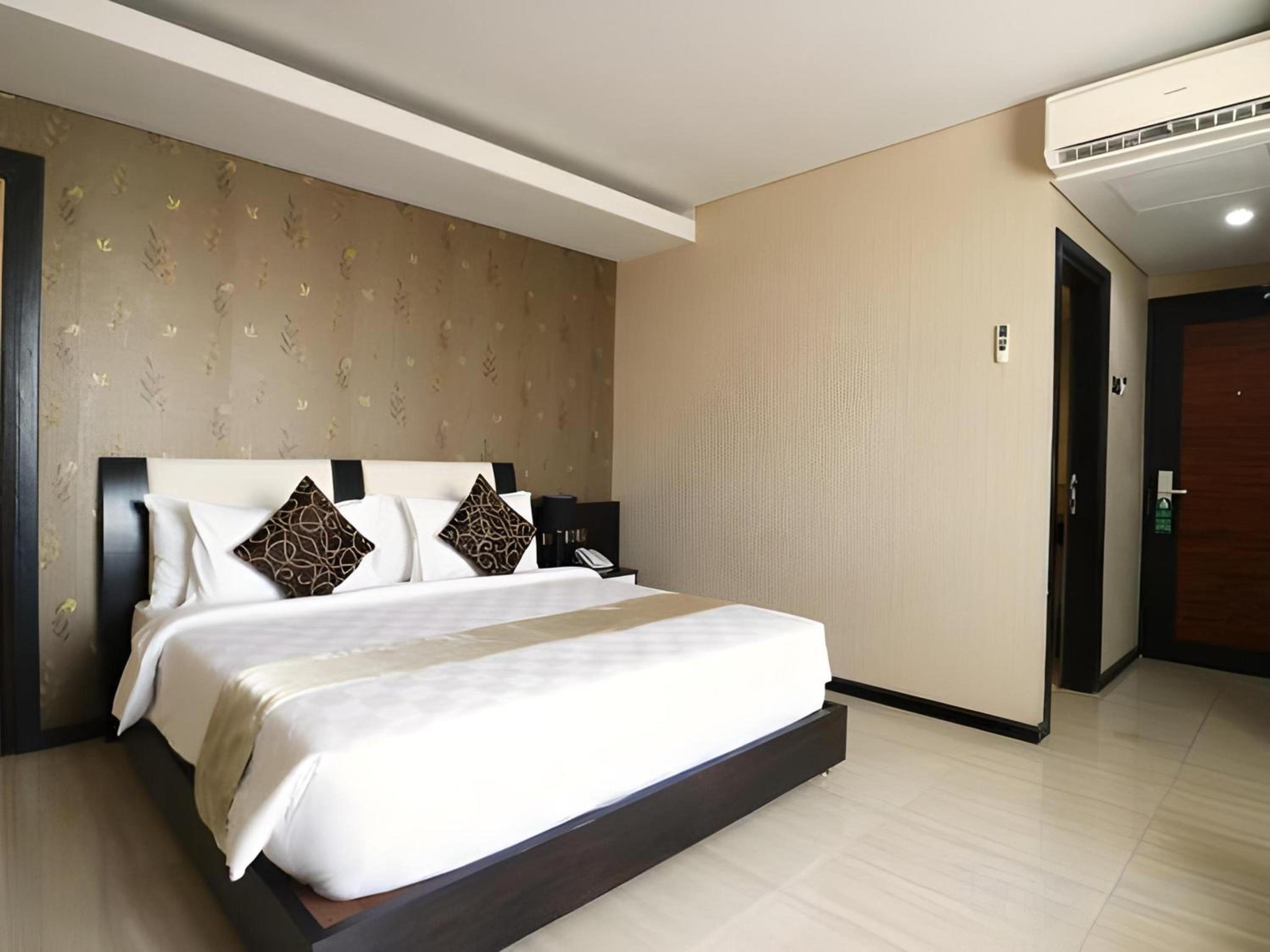 Townhouse Oak Princess Keisha 16/50