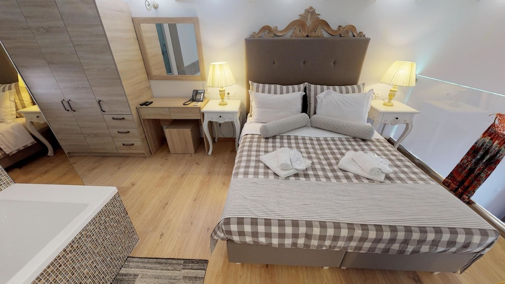 Porto Enetikos Suites 12/50