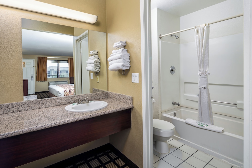 ROOM, SINGLE, KING BED