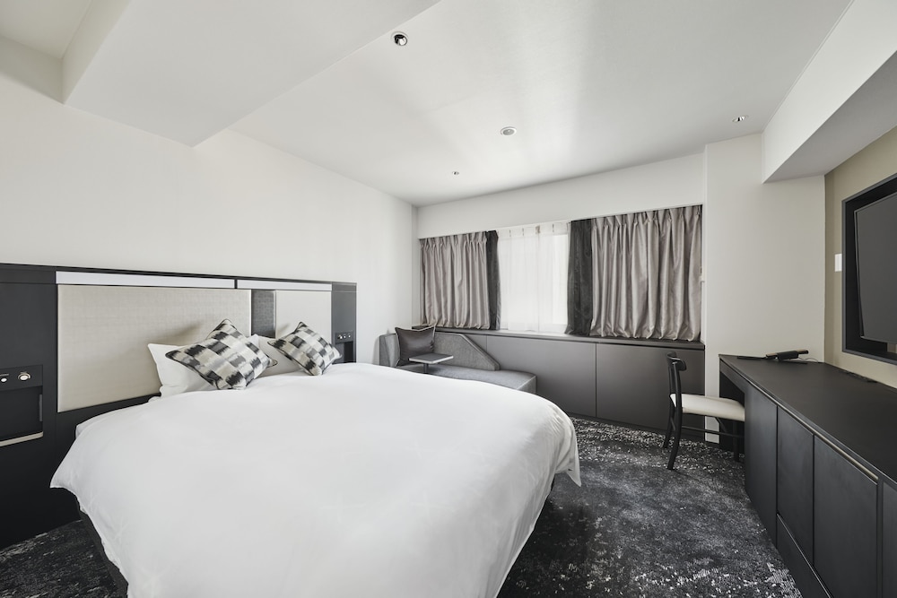 Superior, Queen Bed
