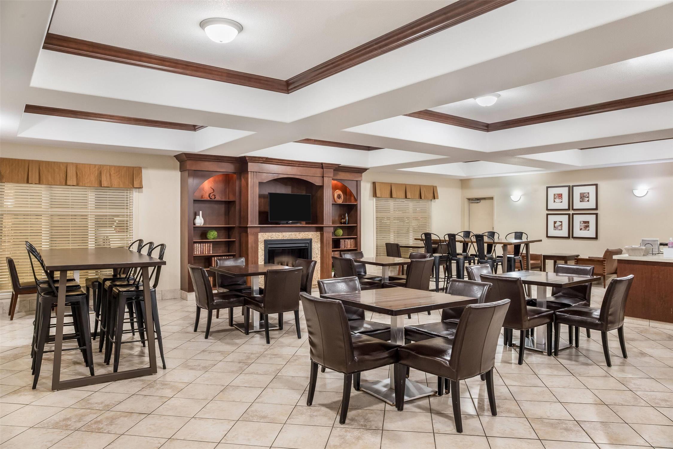Ramada Lac La Biche 38/56