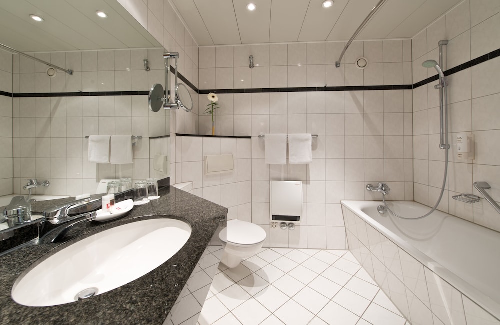 LEONARDO HOTEL KOLN BONN AIRPORT 5/57