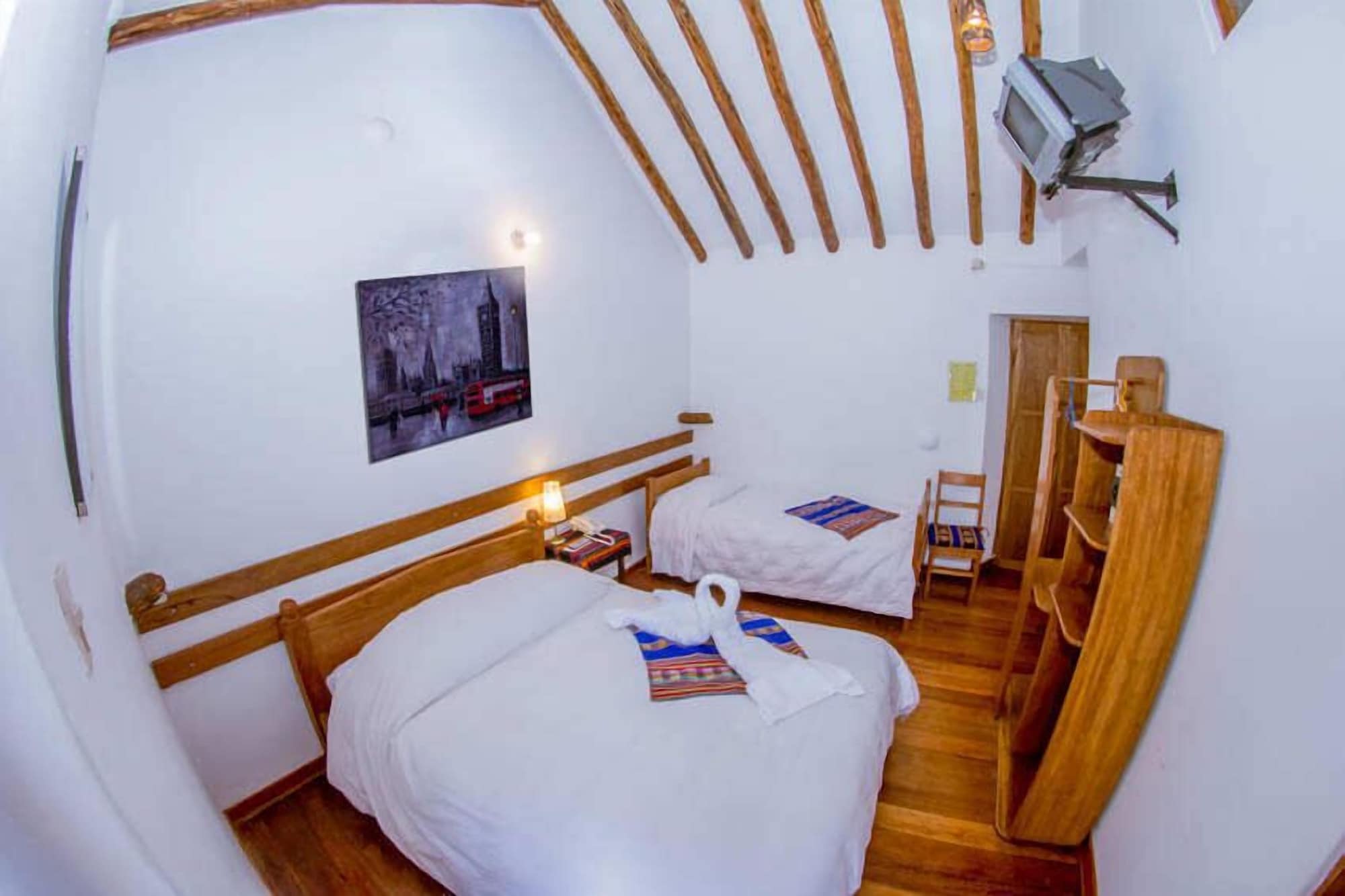 ROOM, DOUBLE BED