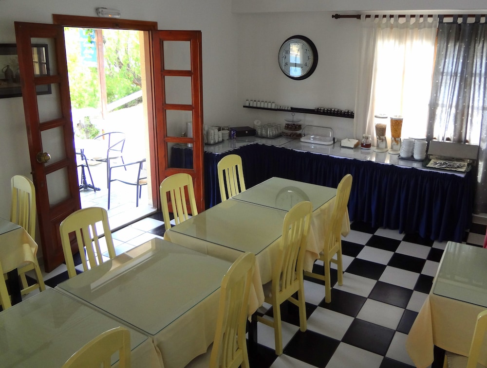 Blue Bay Hotel 36/63