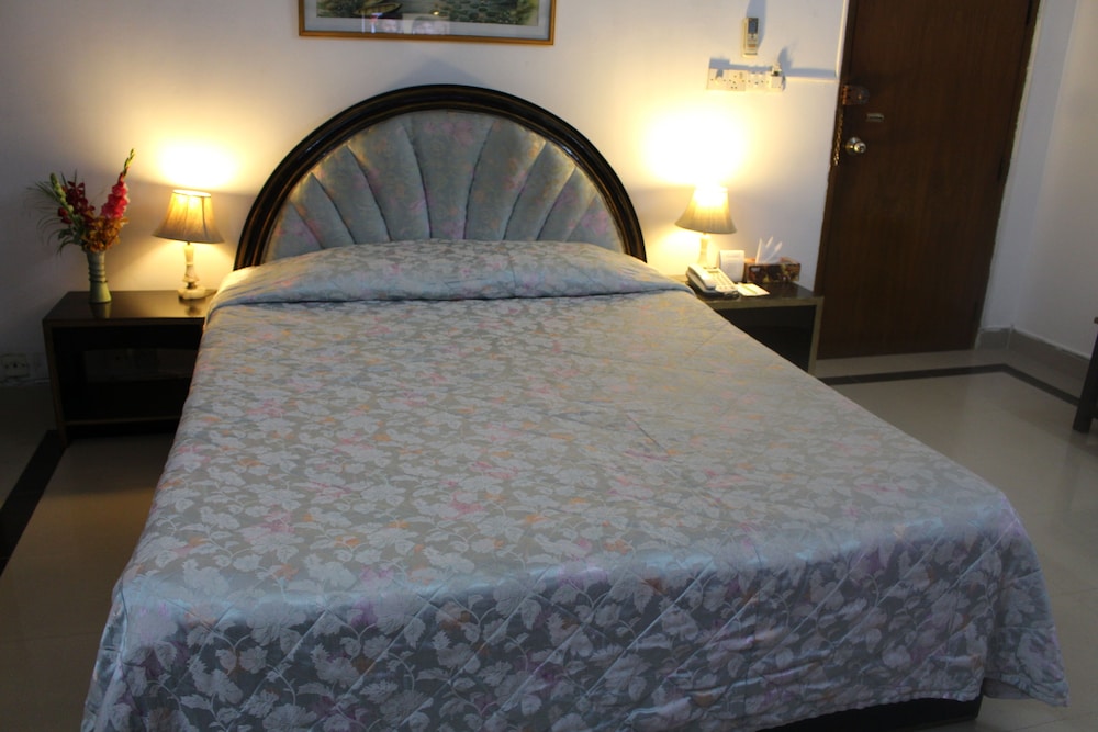 Hotel Aristocrat Inn 16/51
