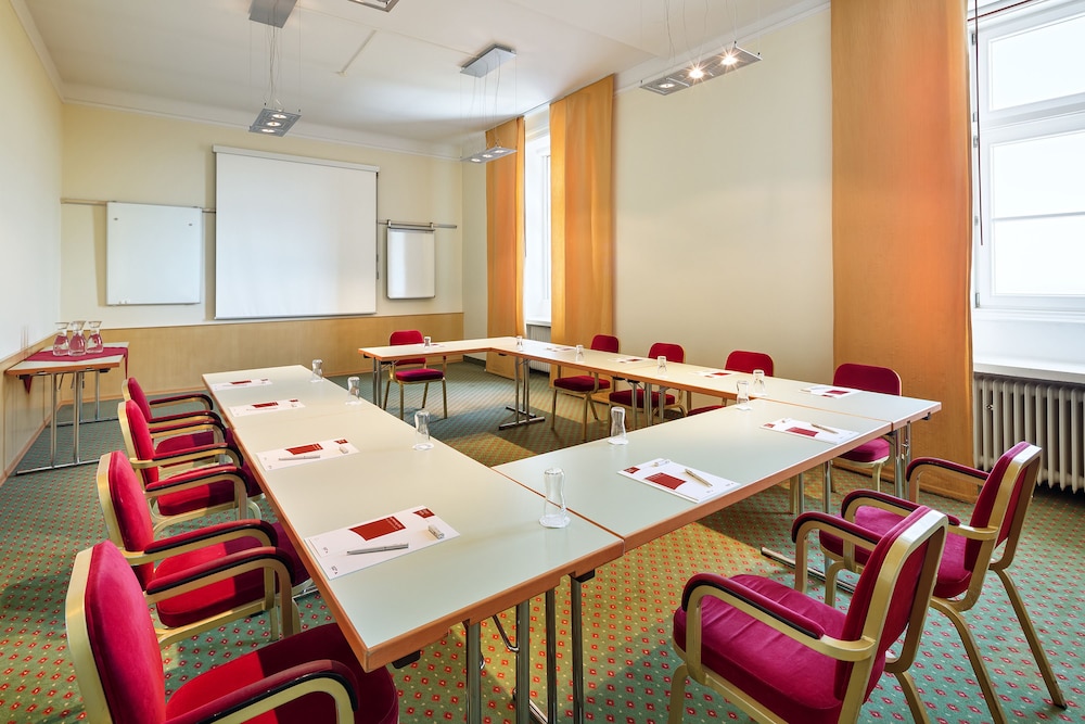 Austria Trend Hotel Schloss Wilhelminenberg 65/74