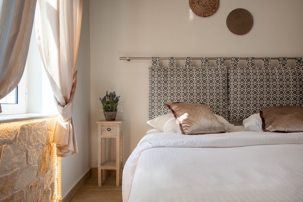 Ekati Mare Lifestyle Resort 37/72