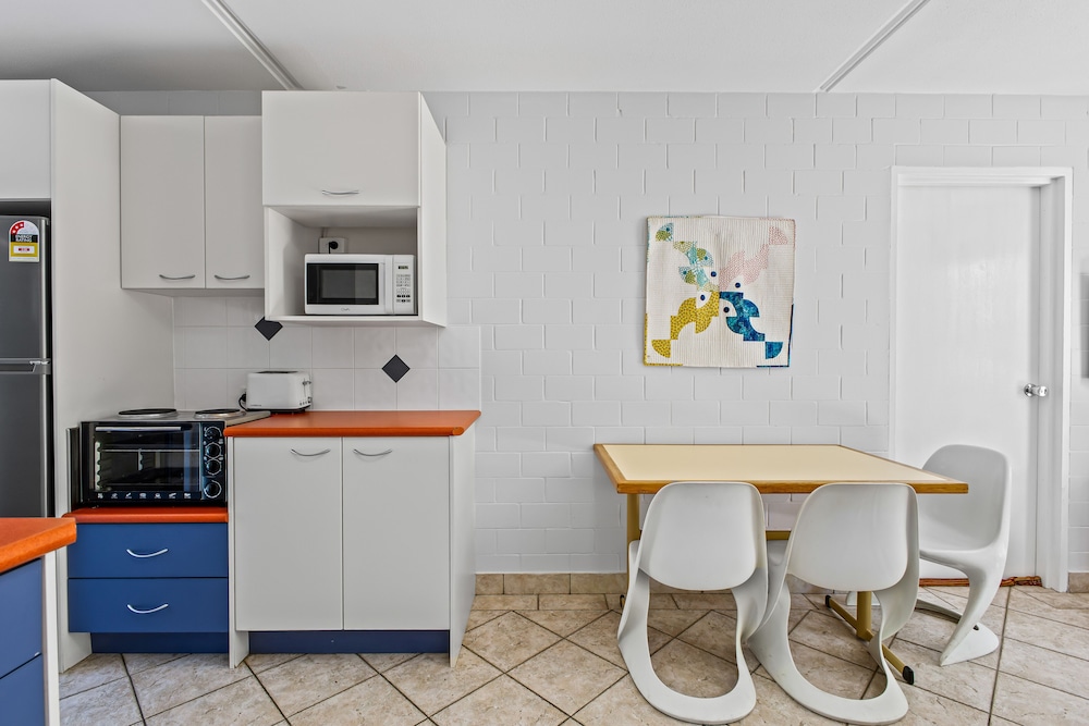 THE ISLANDER HOLIDAY RESORT 26/50