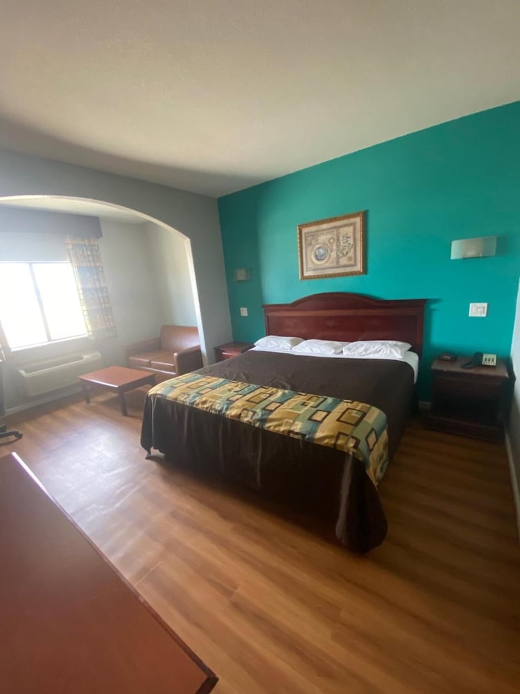 Tropicana Inn and Suites 13/22