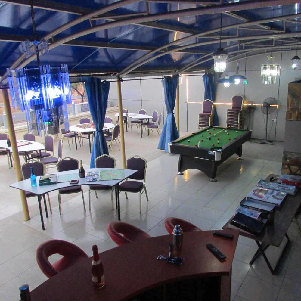 Petrus Hotels Royale 37/50