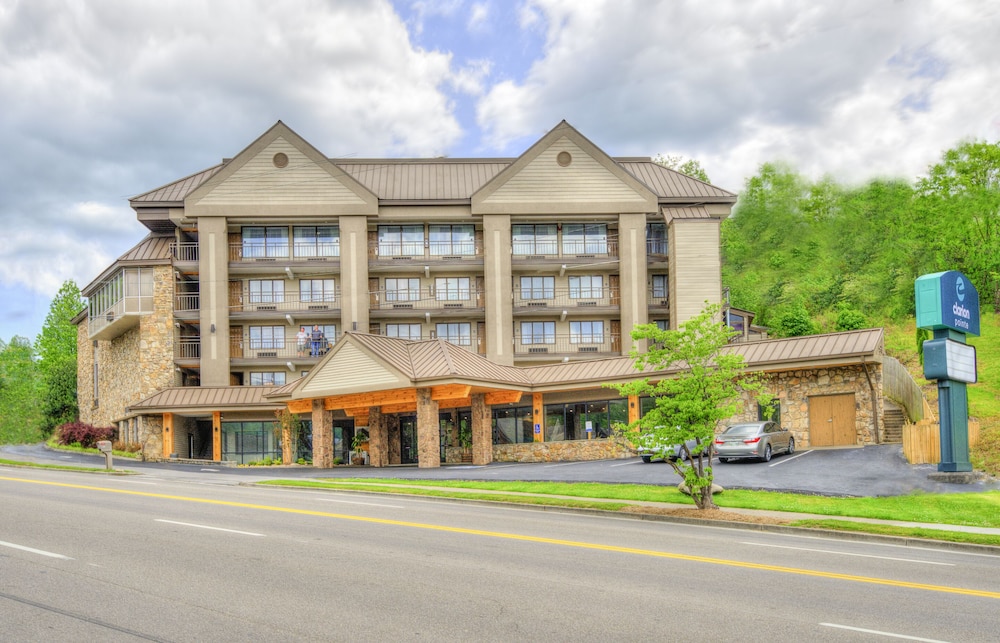 Clarion Pointe Downtown Gatlinburg photo2