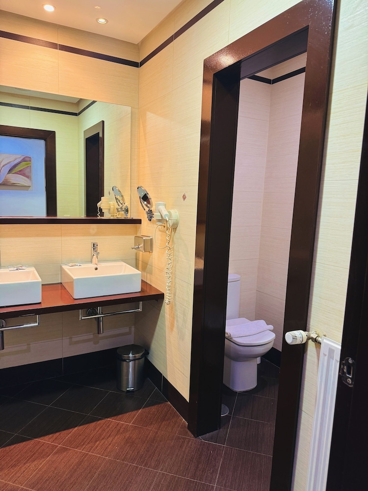 Hotel La Cantuena 34/35