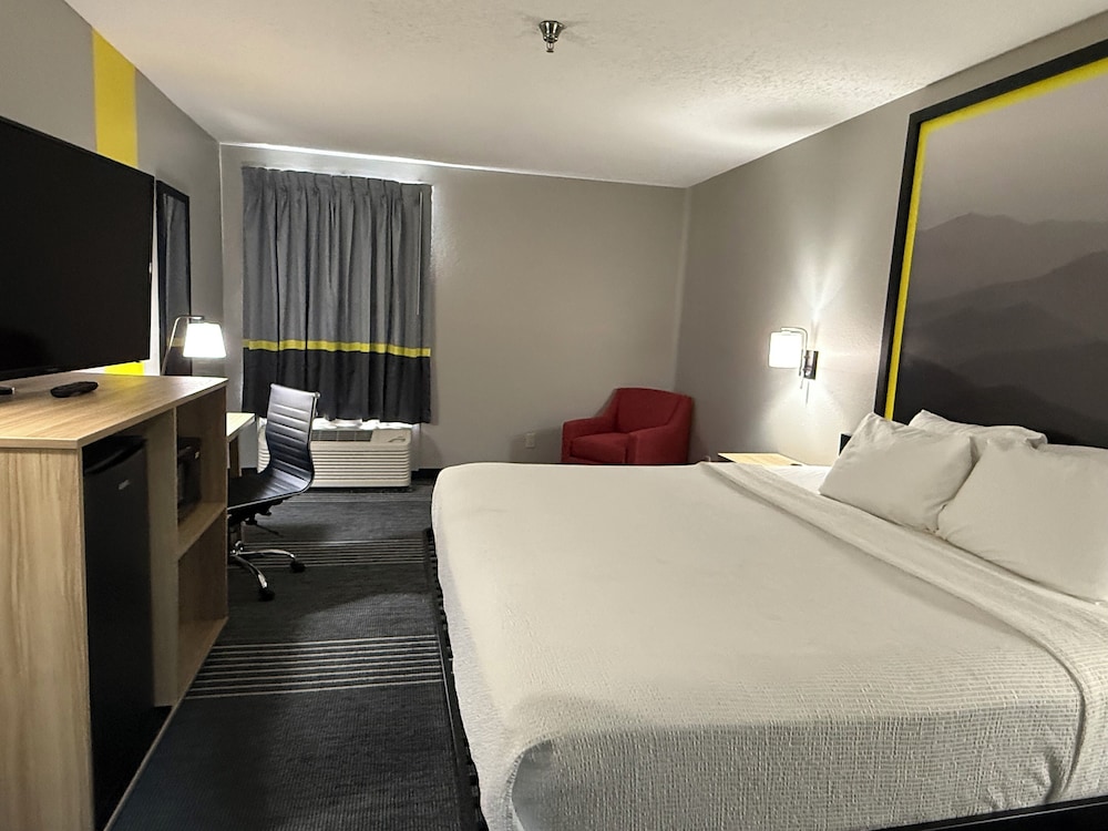 Super 8 by Wyndham Chattanooga East/Hamilton Place 8/47