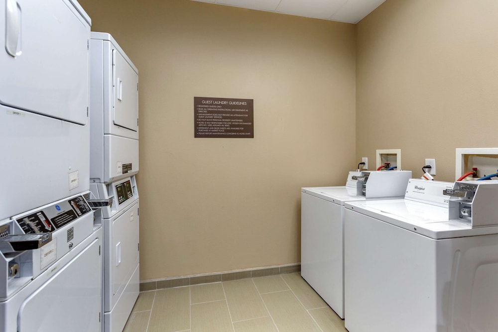 Comfort Suites Clarksville near Governors Square Mall 11/38