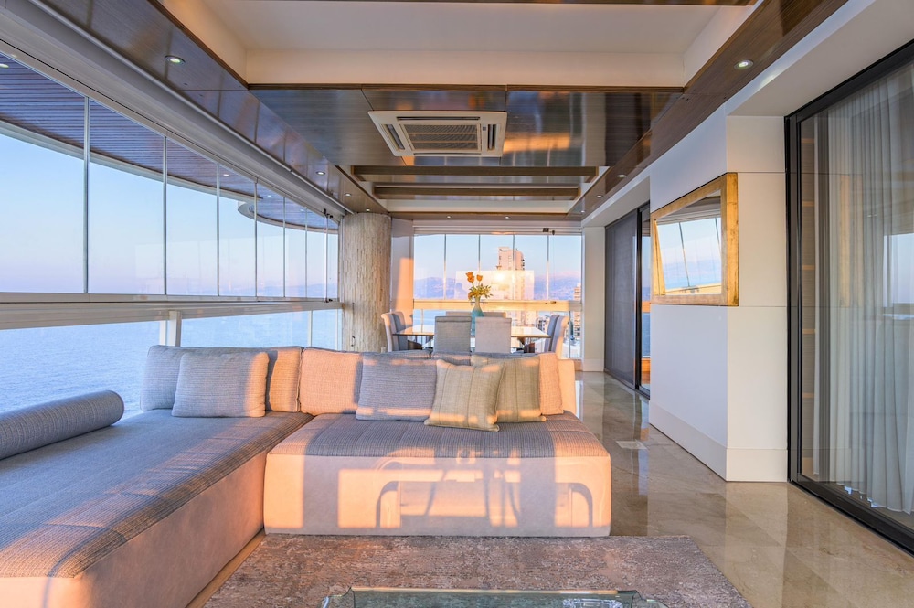 Lahoya Suites 26/50