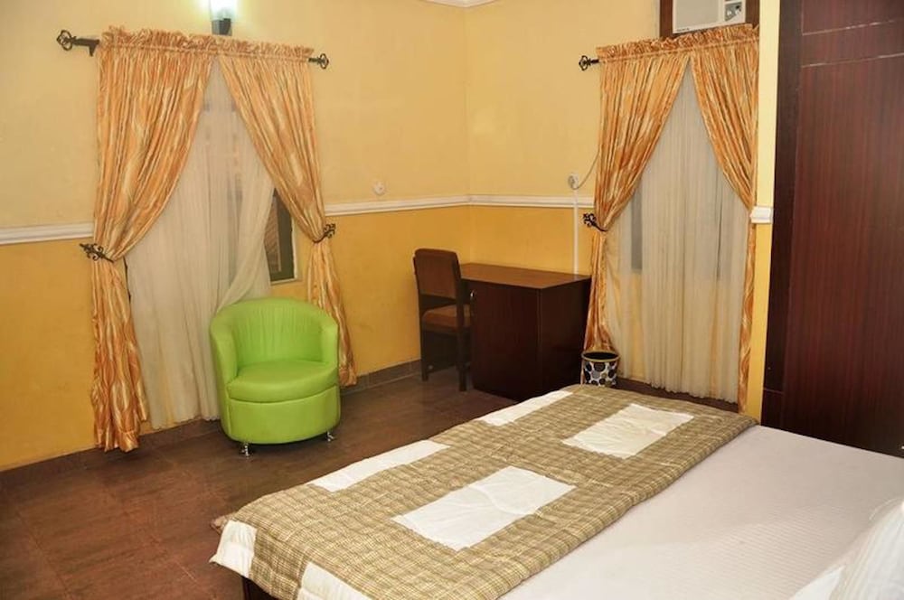 Birch Tree Hotel 3/11