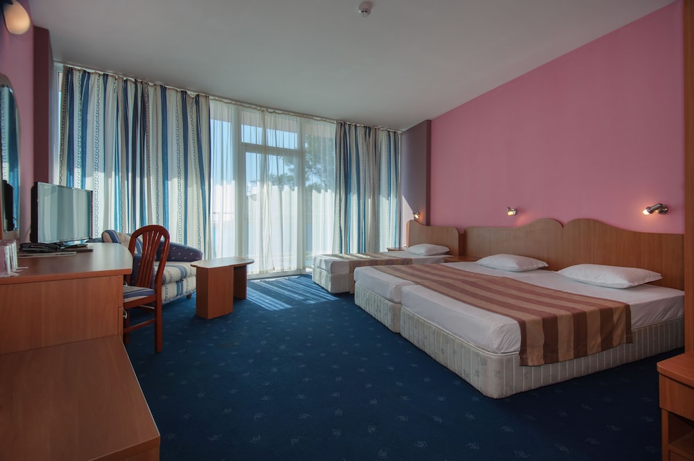 Sirius Beach Hotel 12/48