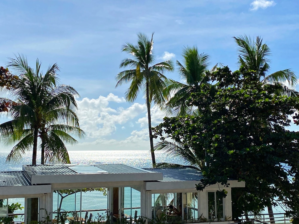 Jonys Beach Resort 6/44