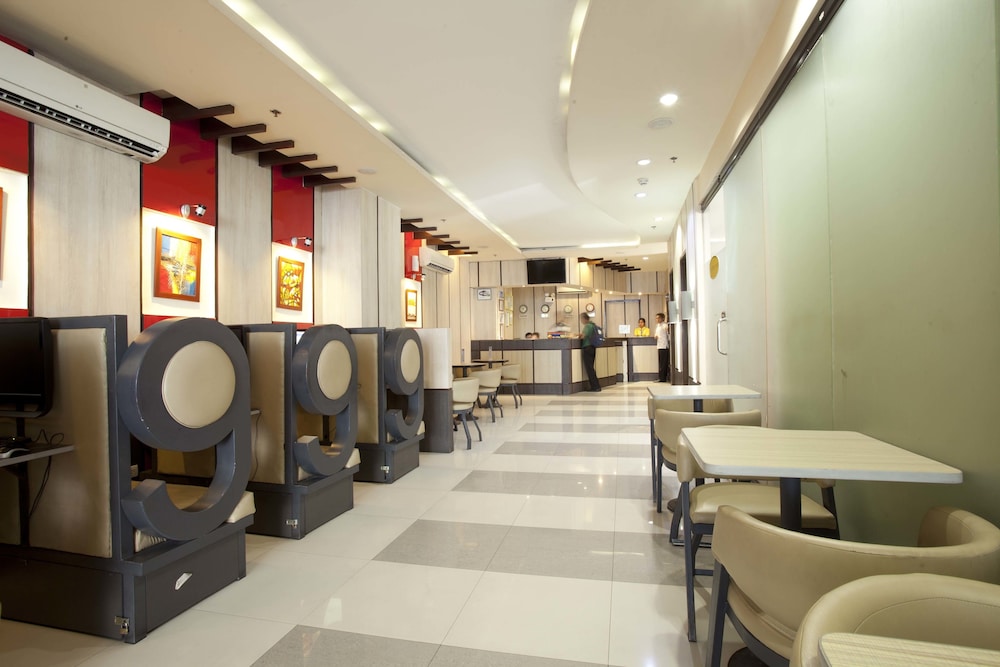 Hotel 99 39/50